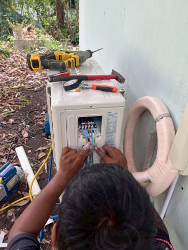 LINE_ALBUM_ติดแอร์โรงพยาบาลพัฒนานิคม_251006_7