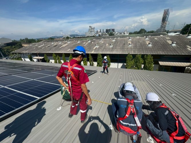 LINE_ALBUM_โซล่าเซลล์ บริษัทไดนาสตี้ไทยท็อป 1_251006_11