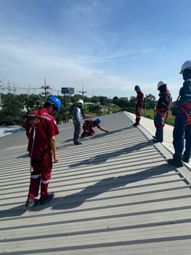 LINE_ALBUM_โซล่าเซลล์ บริษัทไดนาสตี้ไทยท็อป 1_251006_40